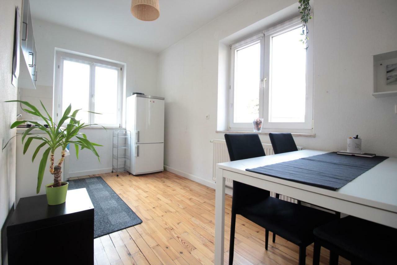 Charming 3-bedroom With Parking Lot Würzburg
