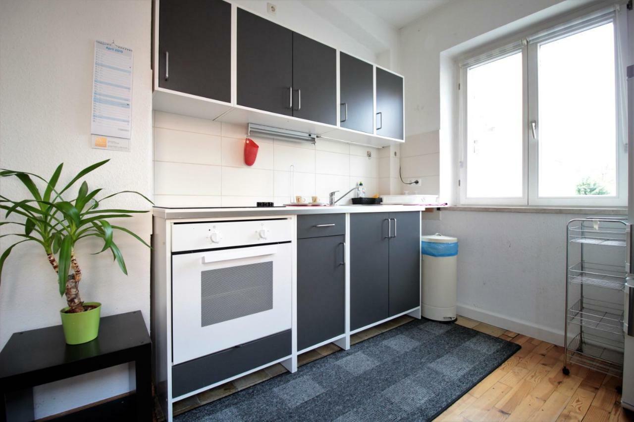 Charming 3-bedroom With Parking Lot *